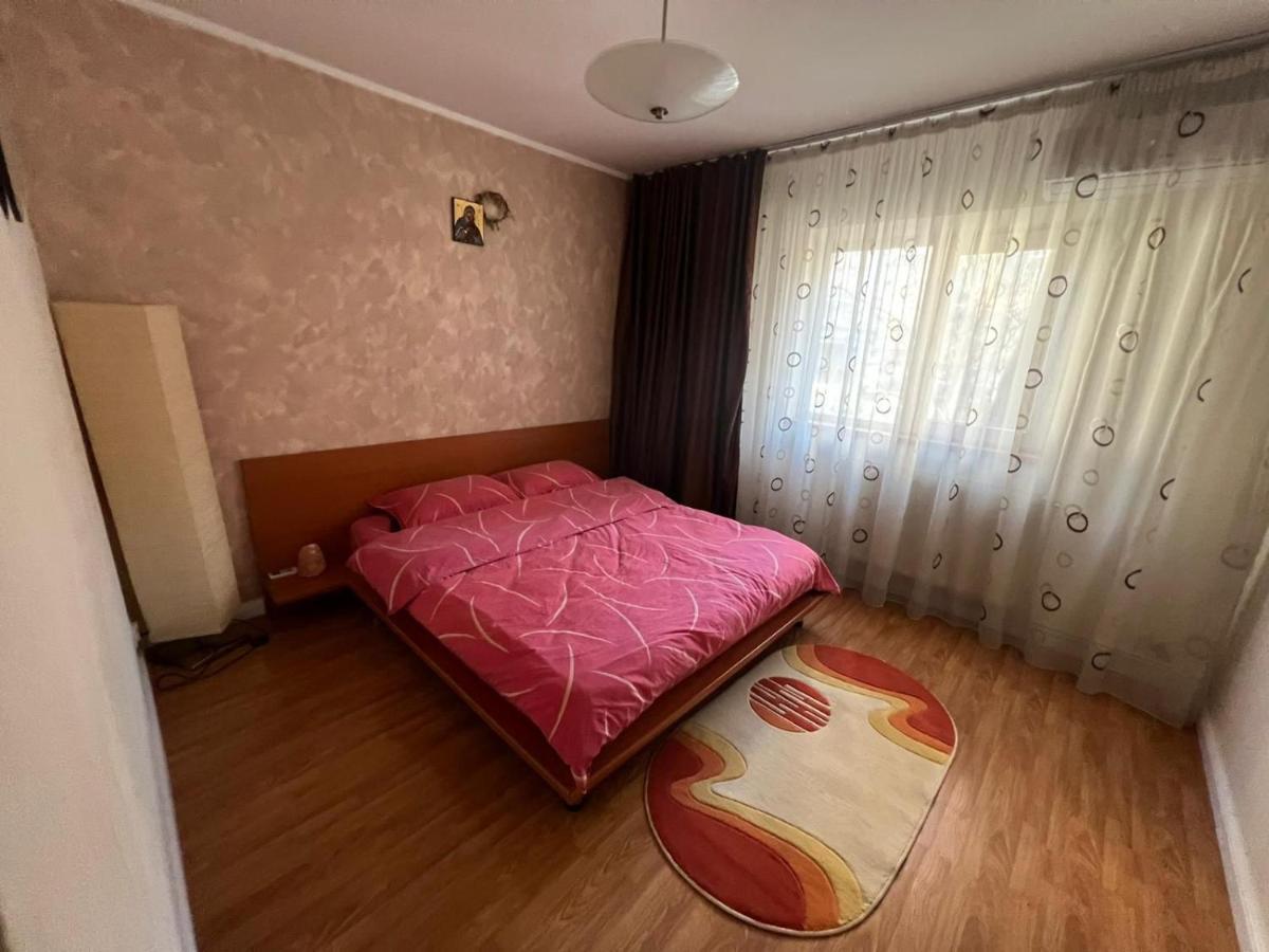 Duck Apartment Bucharest Exterior photo